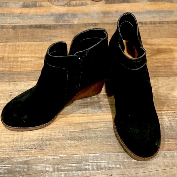VGUC Black Suede Lucky Brand Zoila wedge bootie suede boots Size 5M - Picture 1 of 8